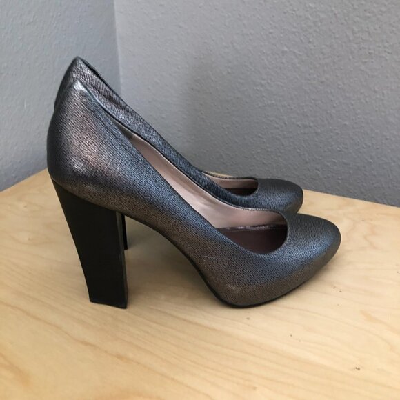 Calvin Klein Elita Pointed Toe Platform Pump - Picture 2 of 12